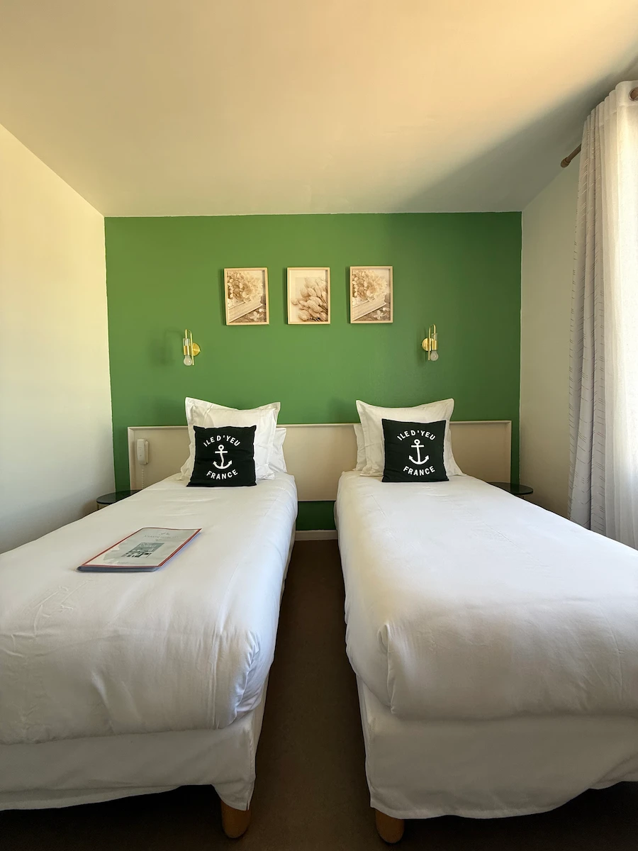 Lits chambre twin coté terre